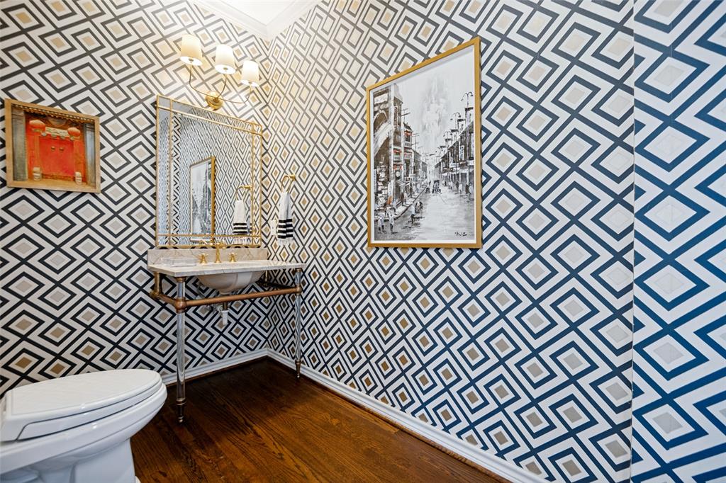 Powder room