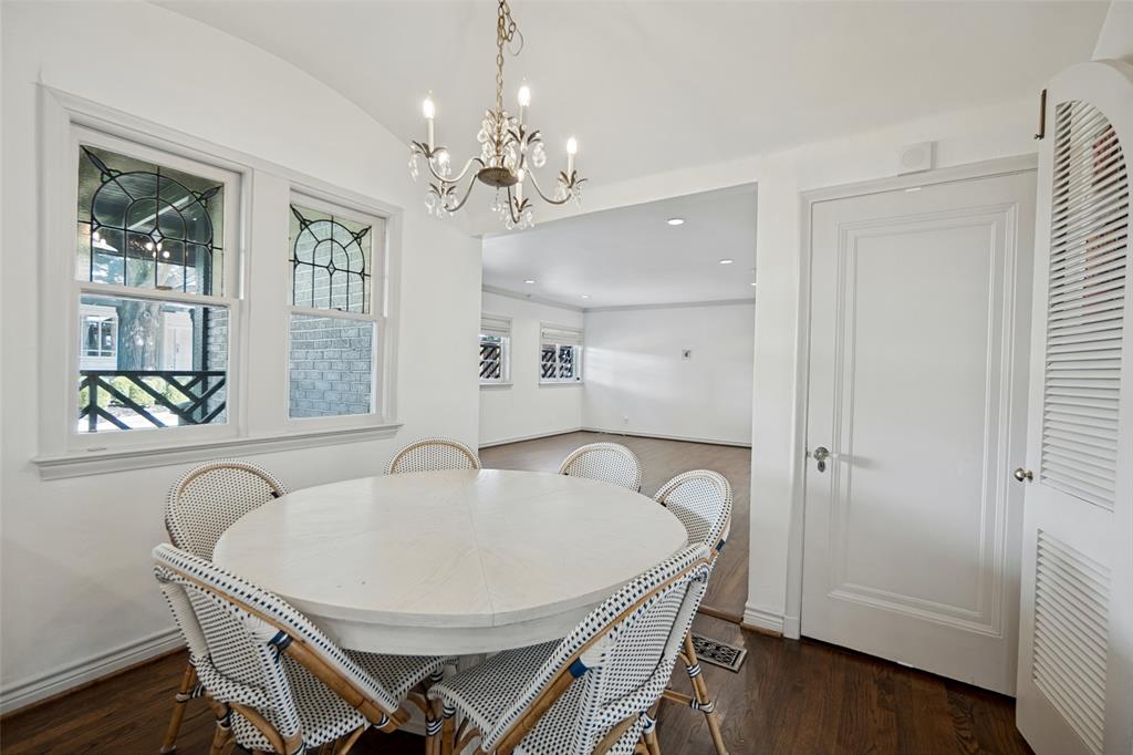 Breakfast room into family room