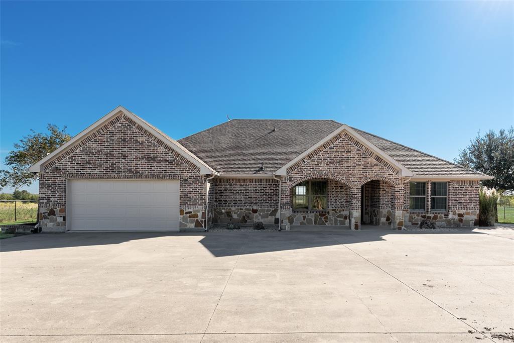 304 Canales Road, Nevada, TX 75173