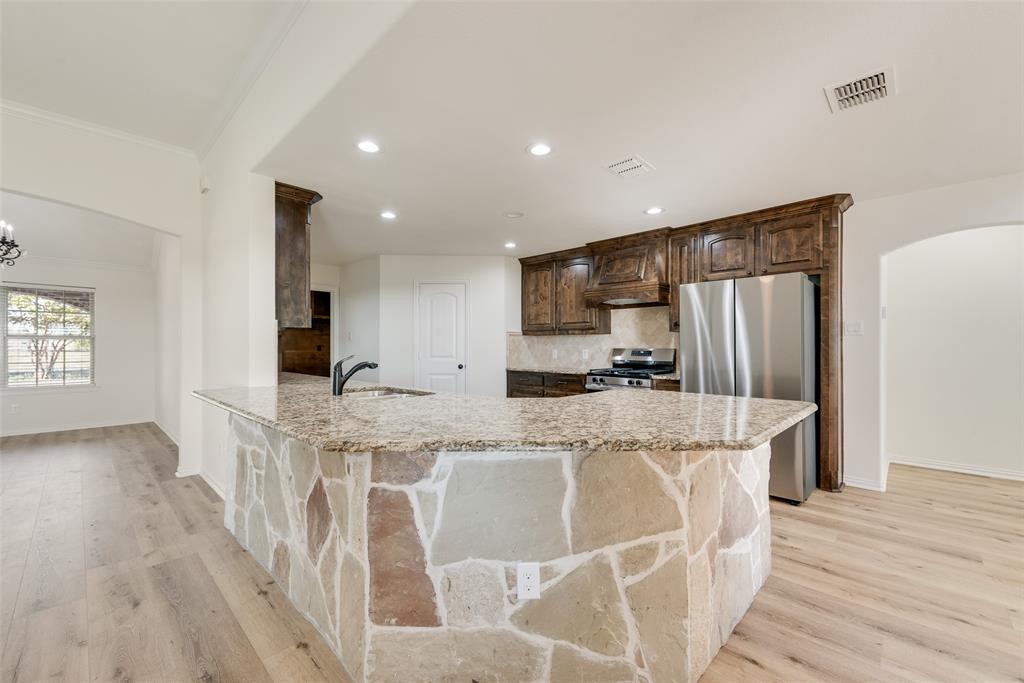 304 Canales Road, Nevada, TX 75173