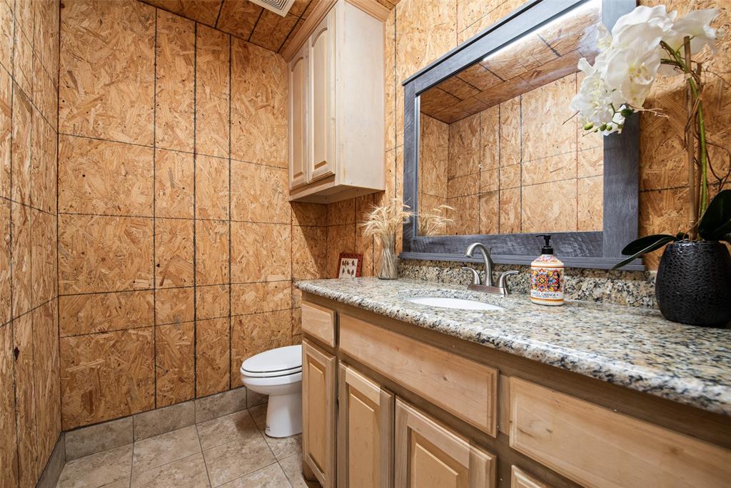 HALF BATHROOM IN SHOP