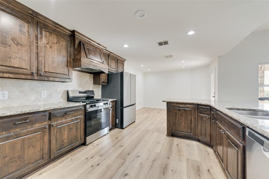 304 Canales Road, Nevada, TX 75173