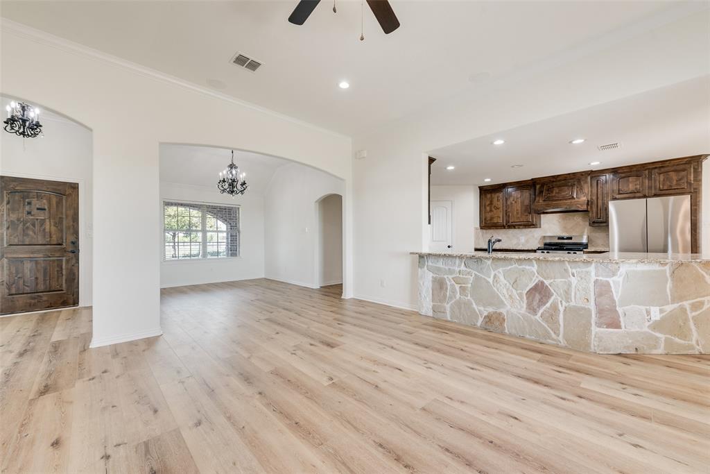 304 Canales Road, Nevada, TX 75173