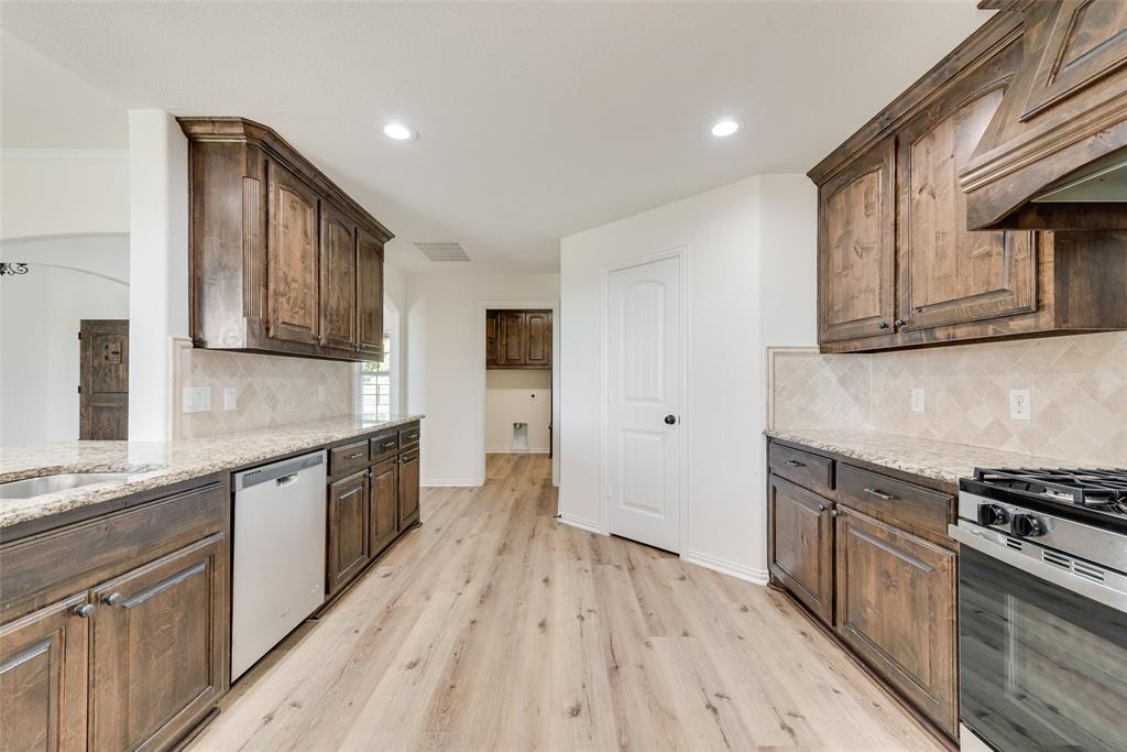 304 Canales Road, Nevada, TX 75173