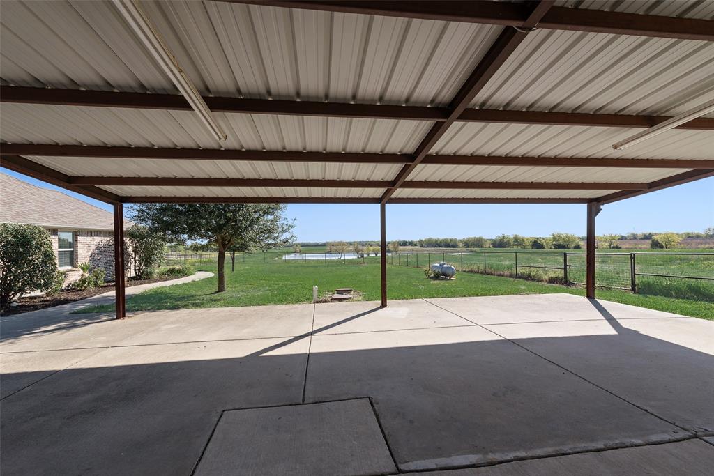 304 Canales Road, Nevada, TX 75173
