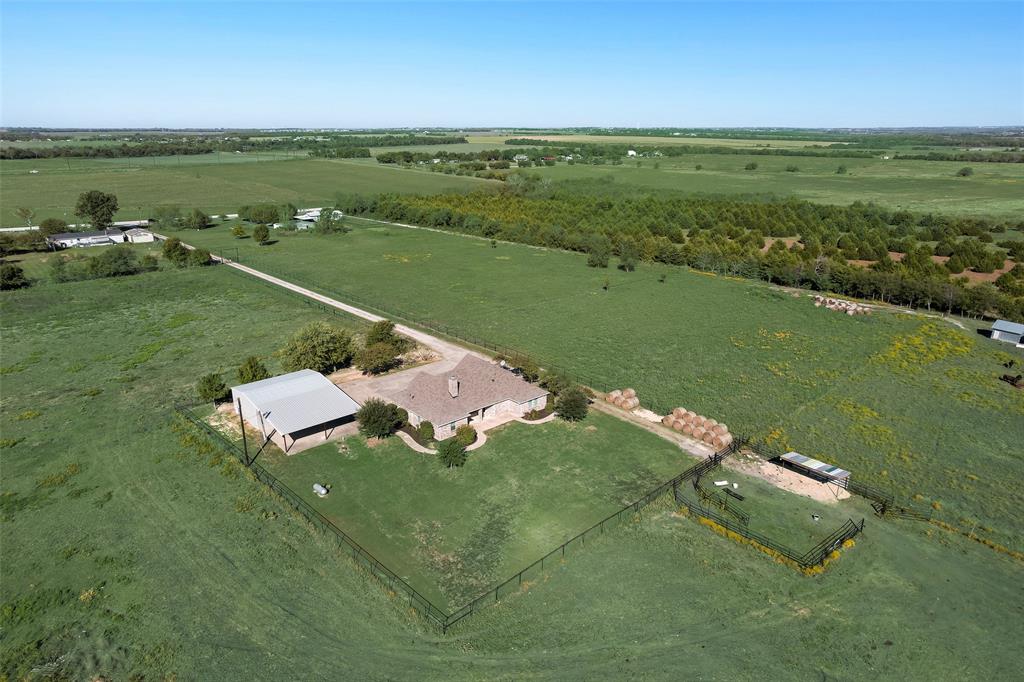 304 Canales Road, Nevada, TX 75173