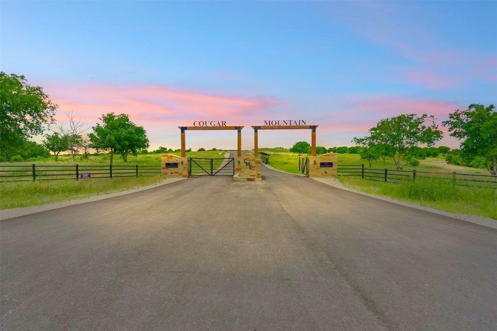 3312 Bounty Drive, Cresson, TX 76035 3312 Bounty Drive, Cresson, TX 76035
