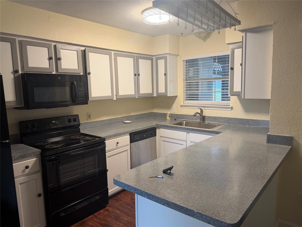 1361 Oakbluff Drive, Lancaster, TX 75146