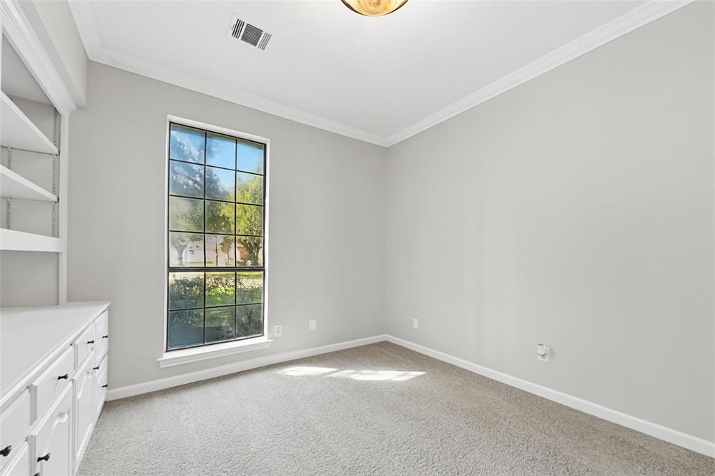 612 N Silver Creek Circle, DeSoto, TX 75115