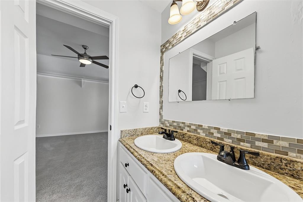 612 N Silver Creek Circle, DeSoto, TX 75115