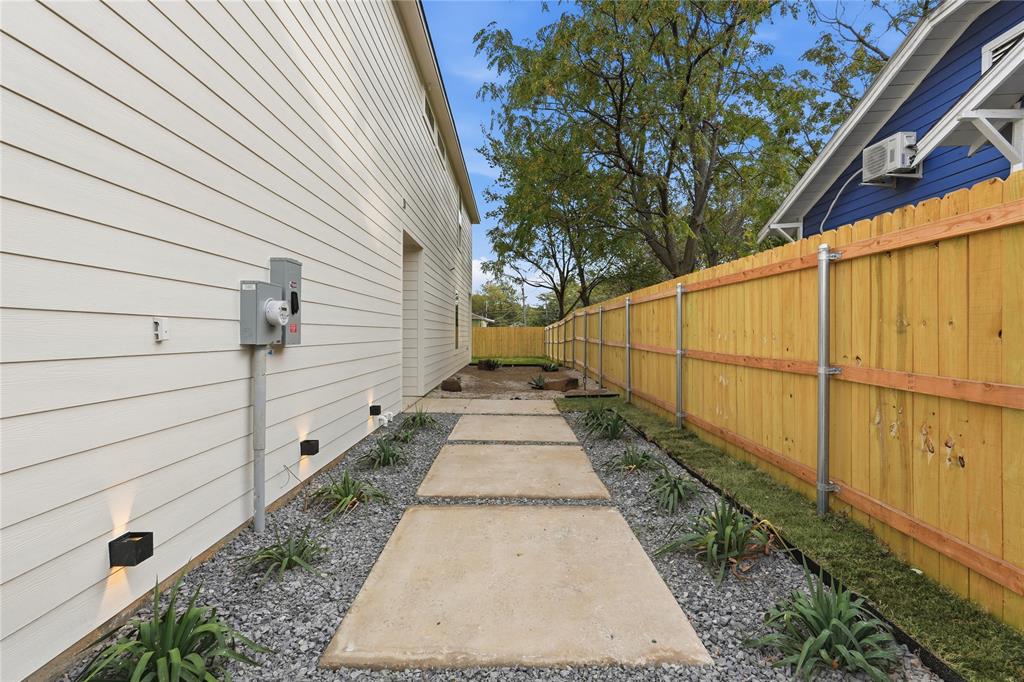 3427 & 3429 Detonte Street, Dallas, TX 75223