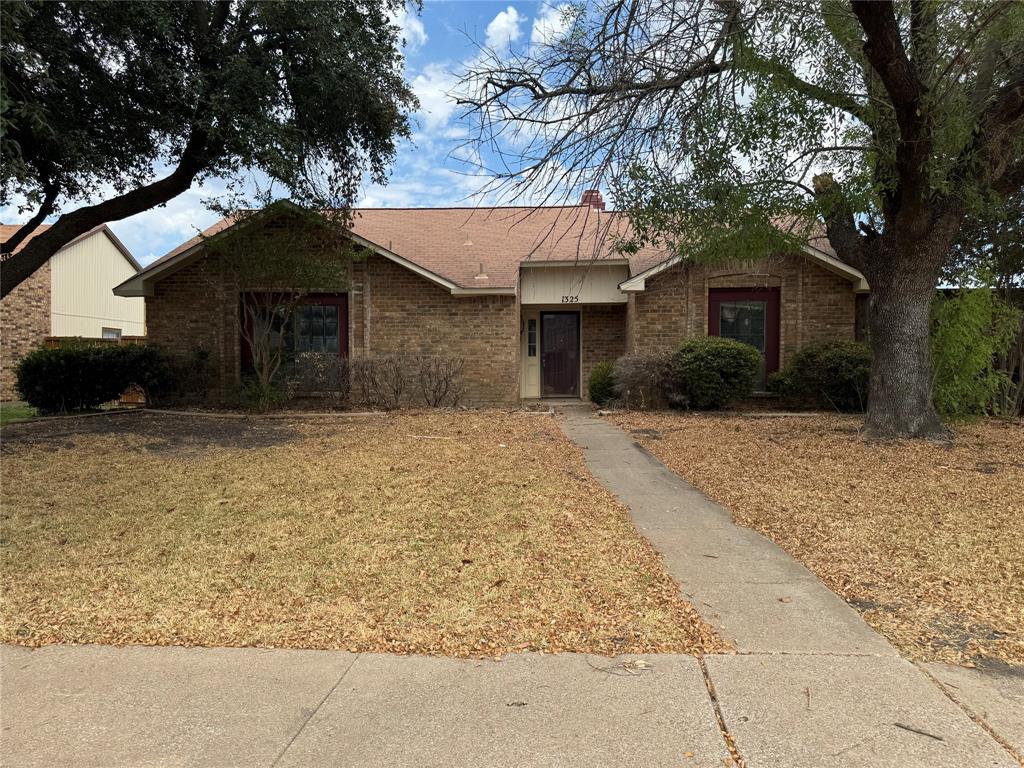 1325 Crestview Drive, Allen, TX 75002 1325 Crestview Drive, Allen, TX 75002