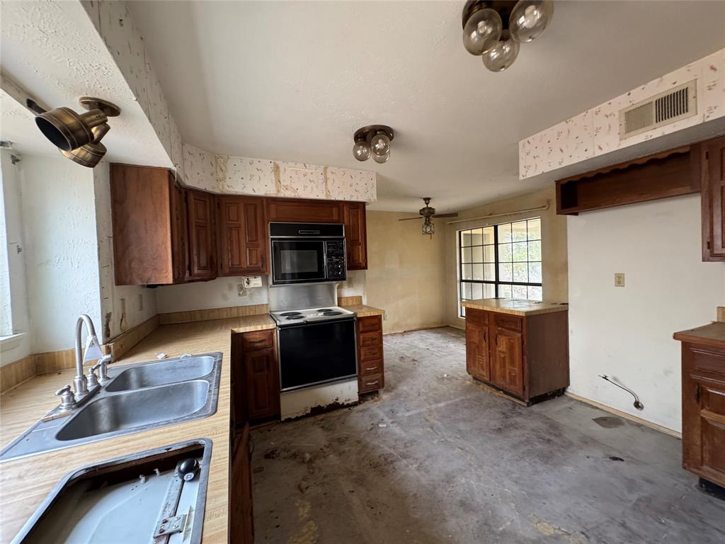 1325 Crestview Drive, Allen, TX 75002