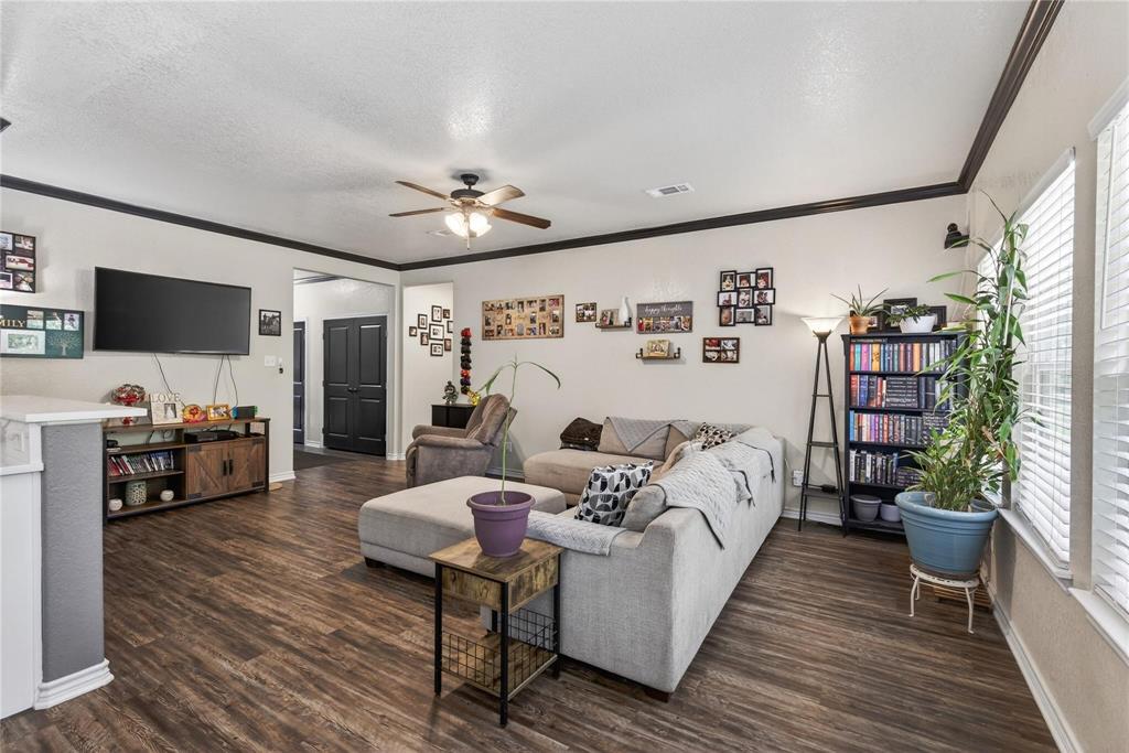 106 Paseo Patricia, Gun Barrel City, TX 75156
