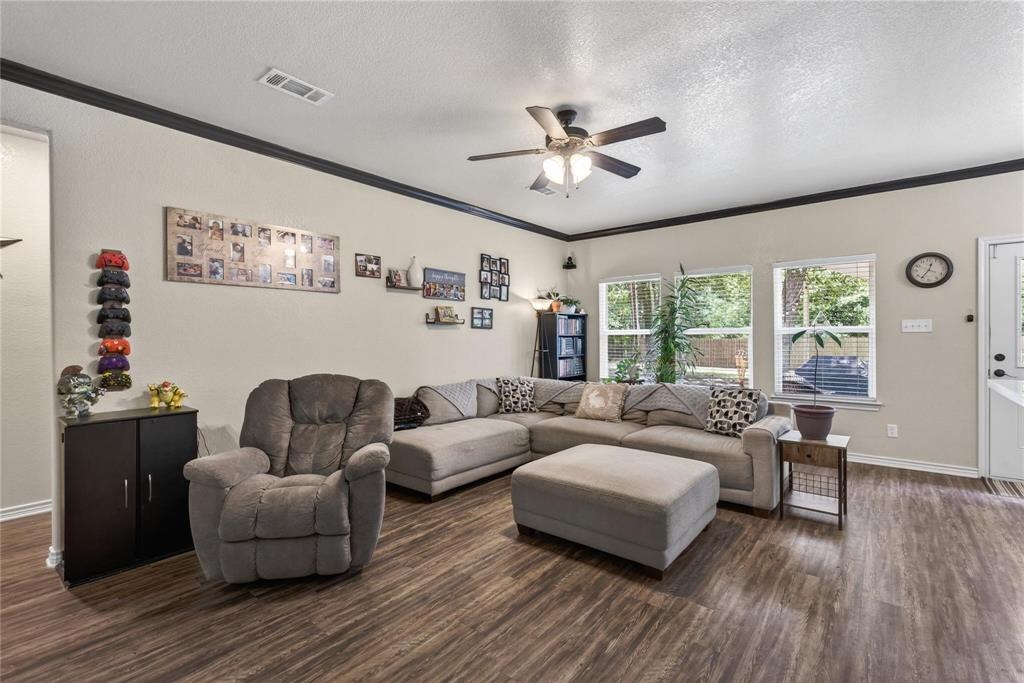 106 Paseo Patricia, Gun Barrel City, TX 75156