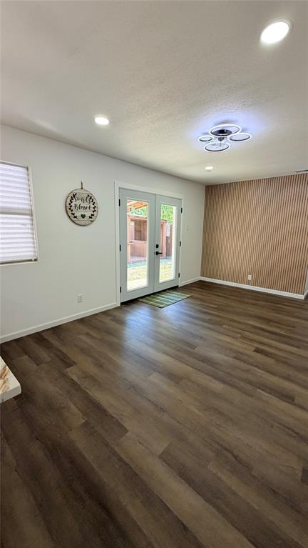 1326 TANAGER Lane, Garland, TX 75042