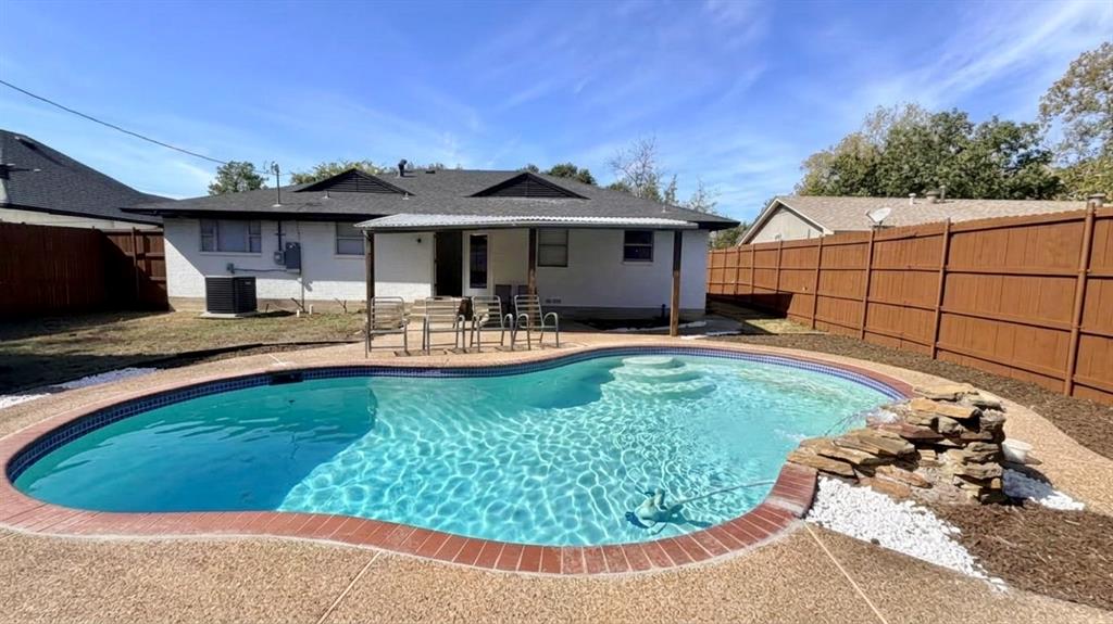 1326 TANAGER Lane, Garland, TX 75042