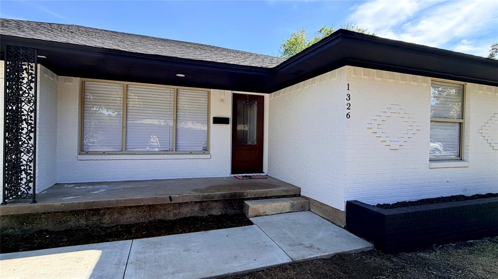 1326 TANAGER Lane, Garland, TX 75042