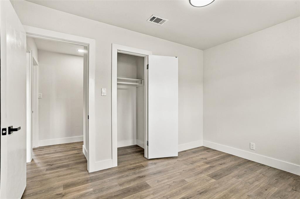 1504 Mosley Drive, Irving, TX 75060
