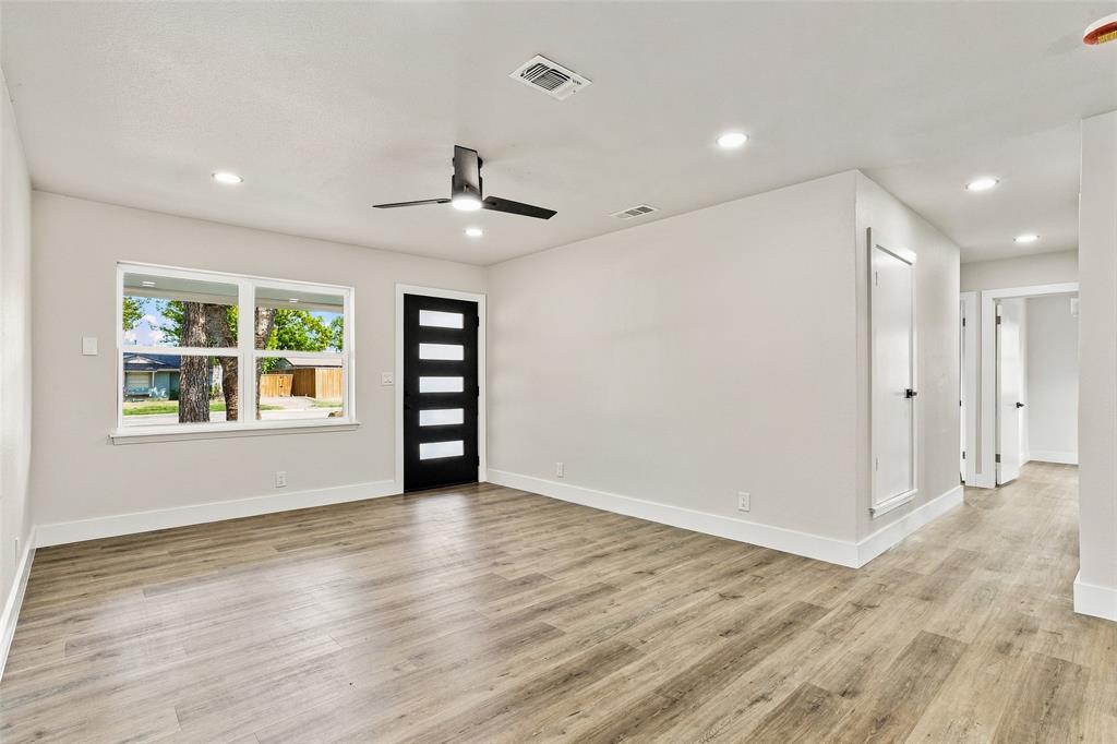 1504 Mosley Drive, Irving, TX 75060