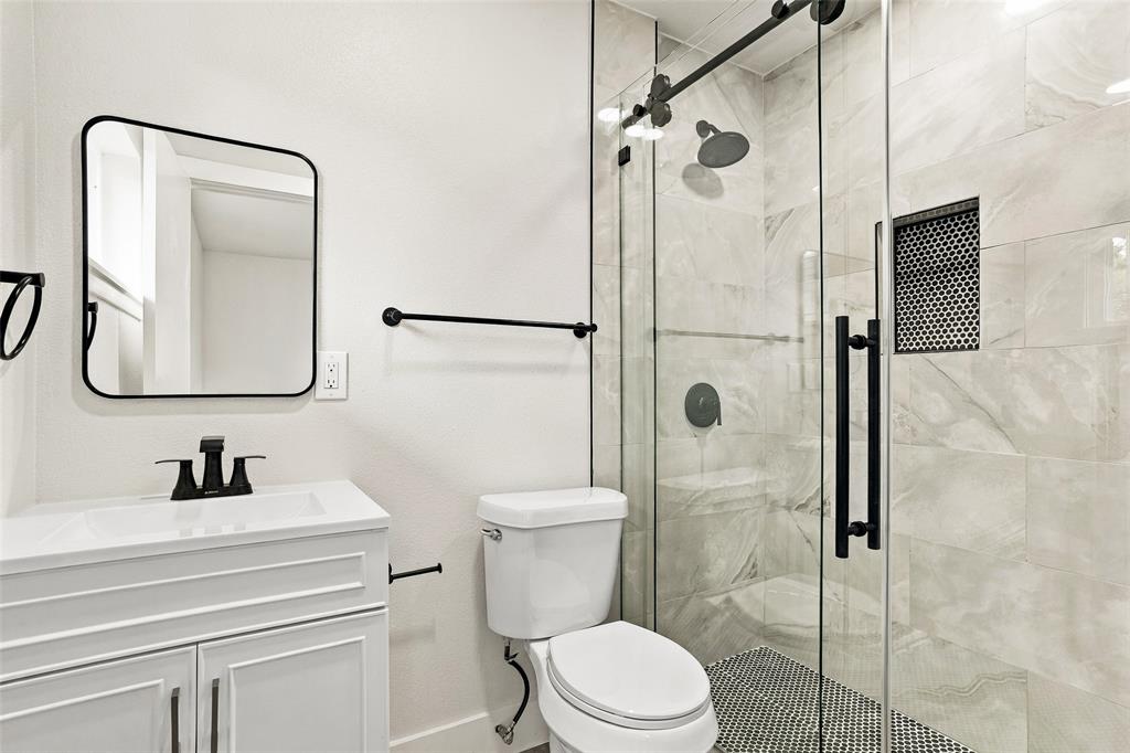 1504 Mosley Drive, Irving, TX 75060