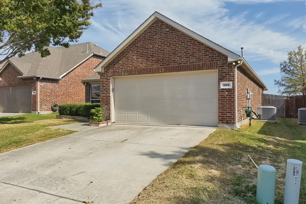209 Sandy Creek Way, McKinney, TX 75072