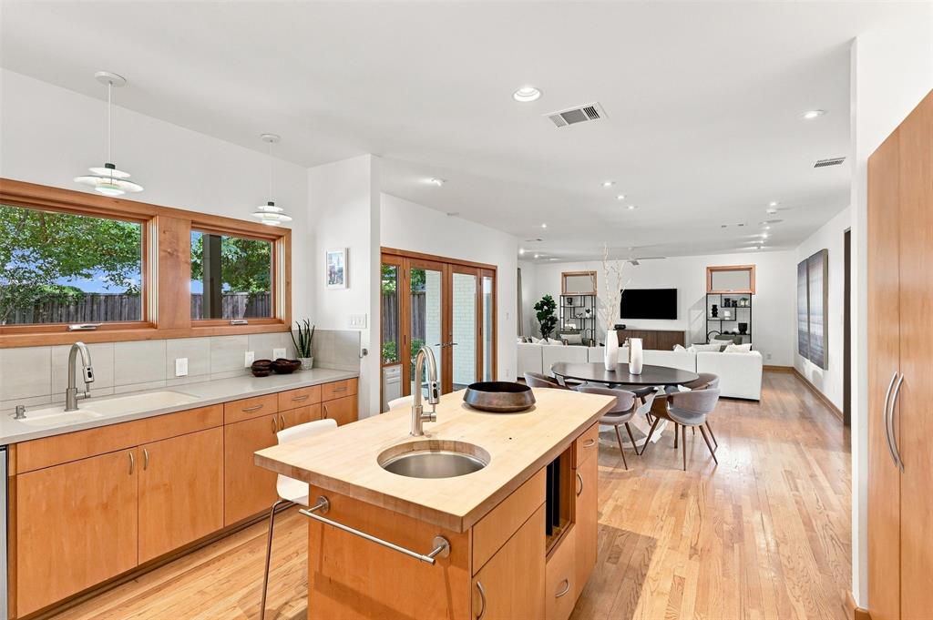 4329 Taos Road, Dallas, TX 75209