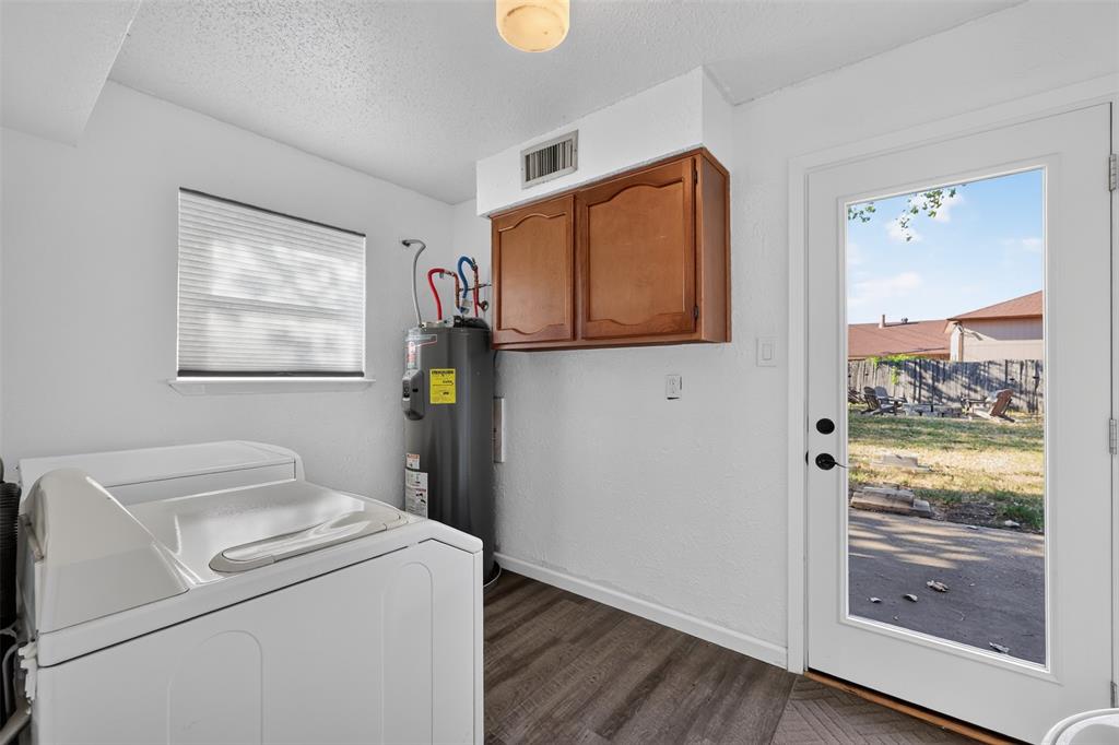 850 Frances Drive, Grand Prairie, TX 75052