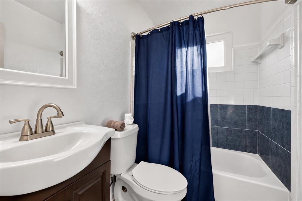850 Frances Drive, Grand Prairie, TX 75052
