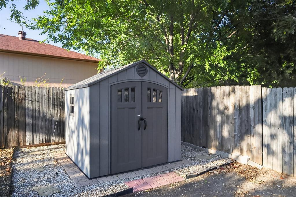 850 Frances Drive, Grand Prairie, TX 75052