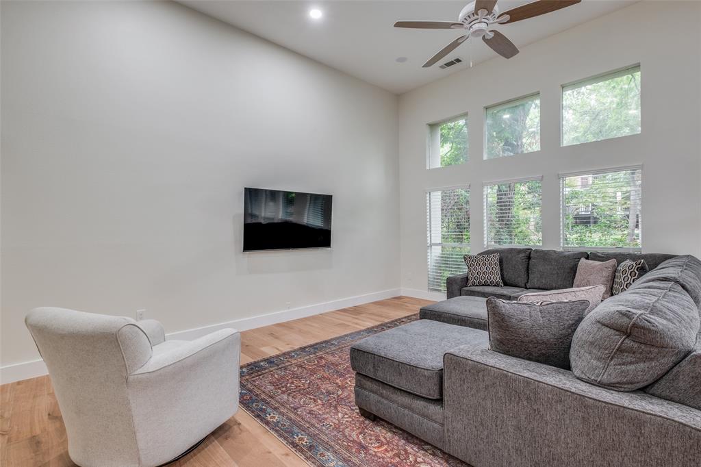 9123 Chapel Valley Road, Dallas, TX 75220