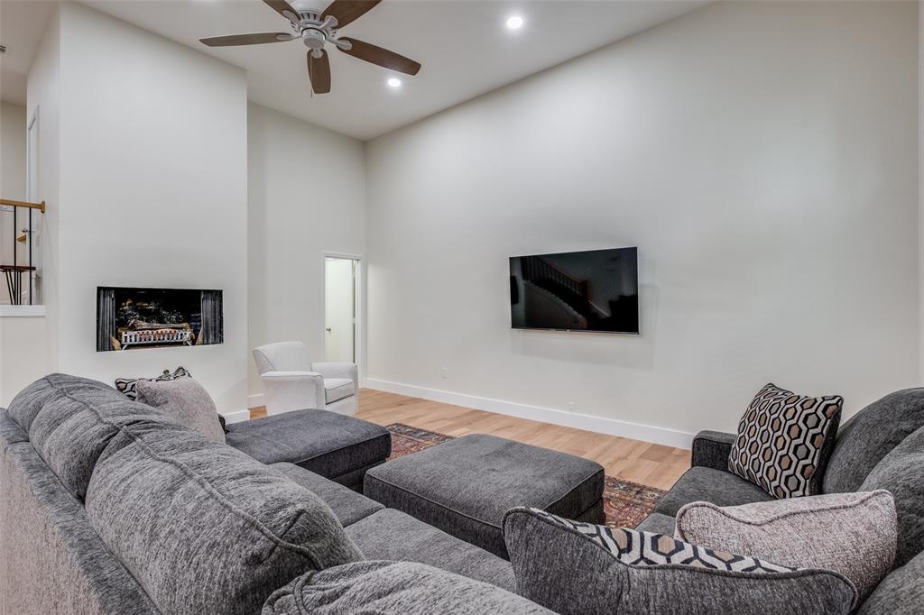 9123 Chapel Valley Road, Dallas, TX 75220