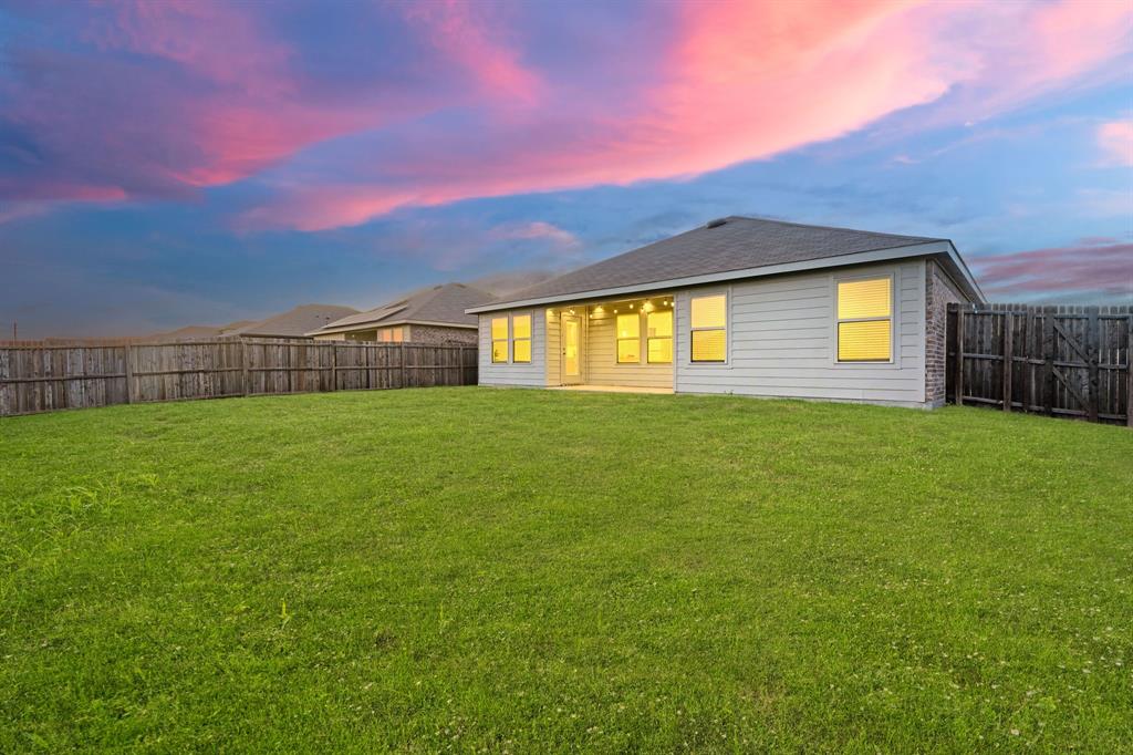 706 Heirloom Lane, Royse City, TX 75189