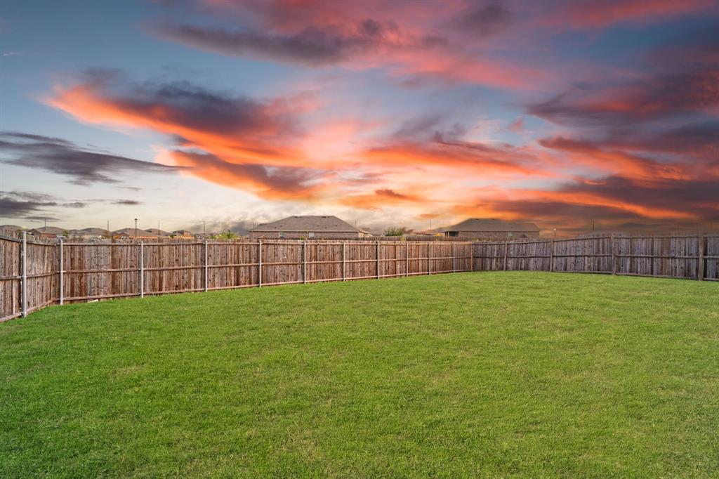 706 Heirloom Lane, Royse City, TX 75189