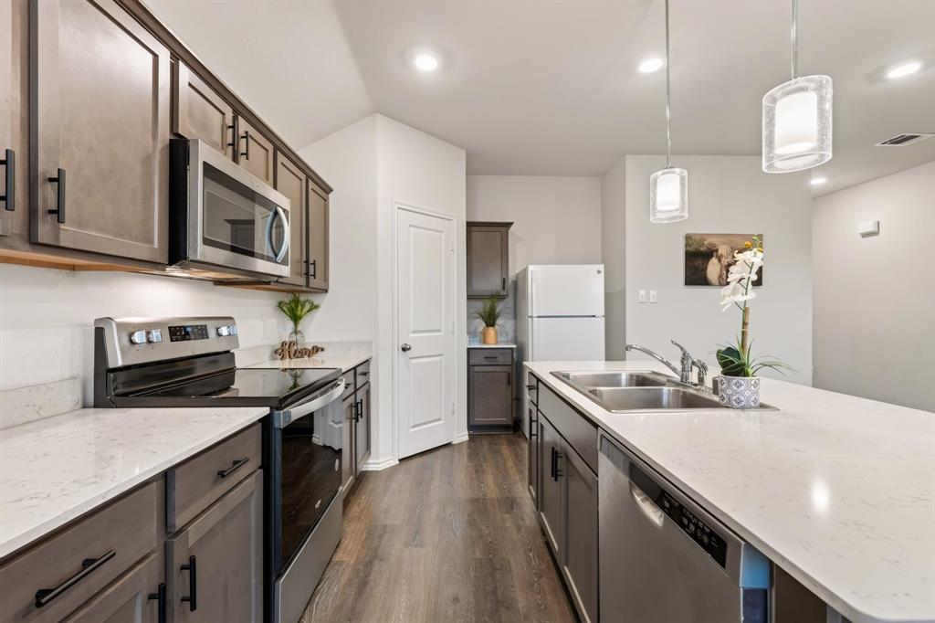 706 Heirloom Lane, Royse City, TX 75189