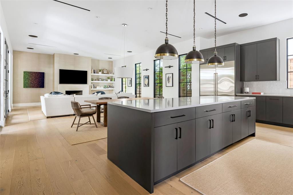 7710 Chatsworth Place, Dallas, TX 75230