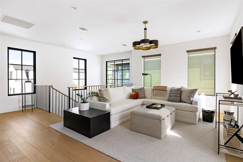 7710 Chatsworth Place, Dallas, TX 75230