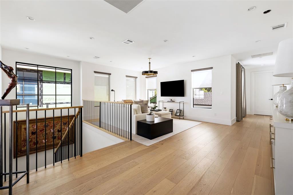 7710 Chatsworth Place, Dallas, TX 75230