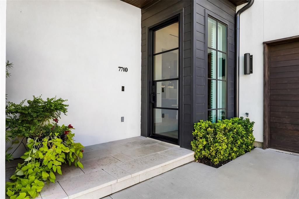 7710 Chatsworth Place, Dallas, TX 75230