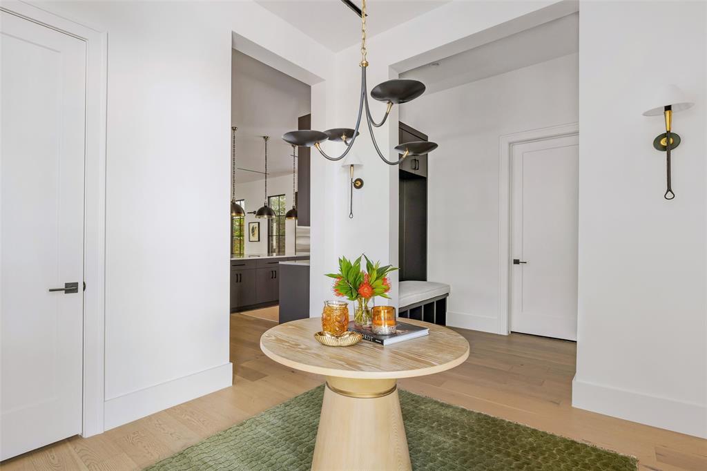 7710 Chatsworth Place, Dallas, TX 75230