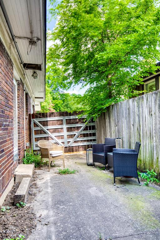 413 N Winnetka Avenue, Dallas, TX 75208