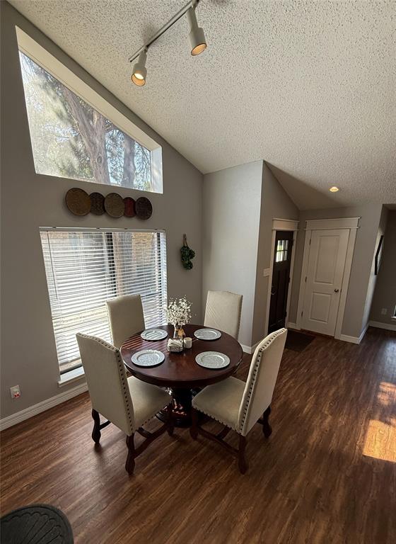 1803 W Jamestown Drive, Ennis, TX 75119