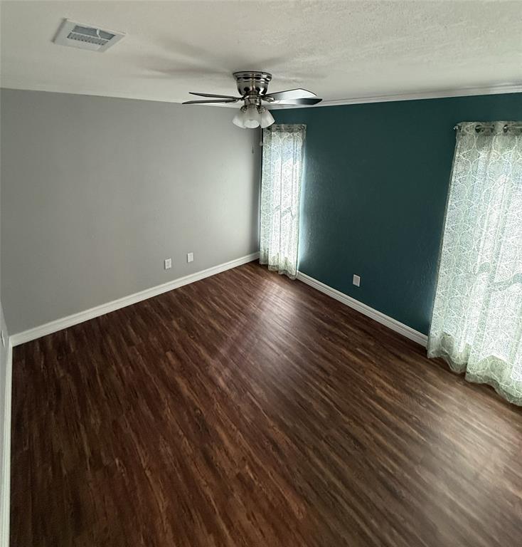 1803 W Jamestown Drive, Ennis, TX 75119