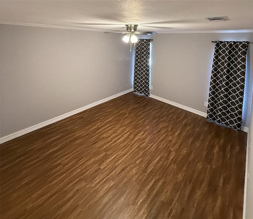 1803 W Jamestown Drive, Ennis, TX 75119