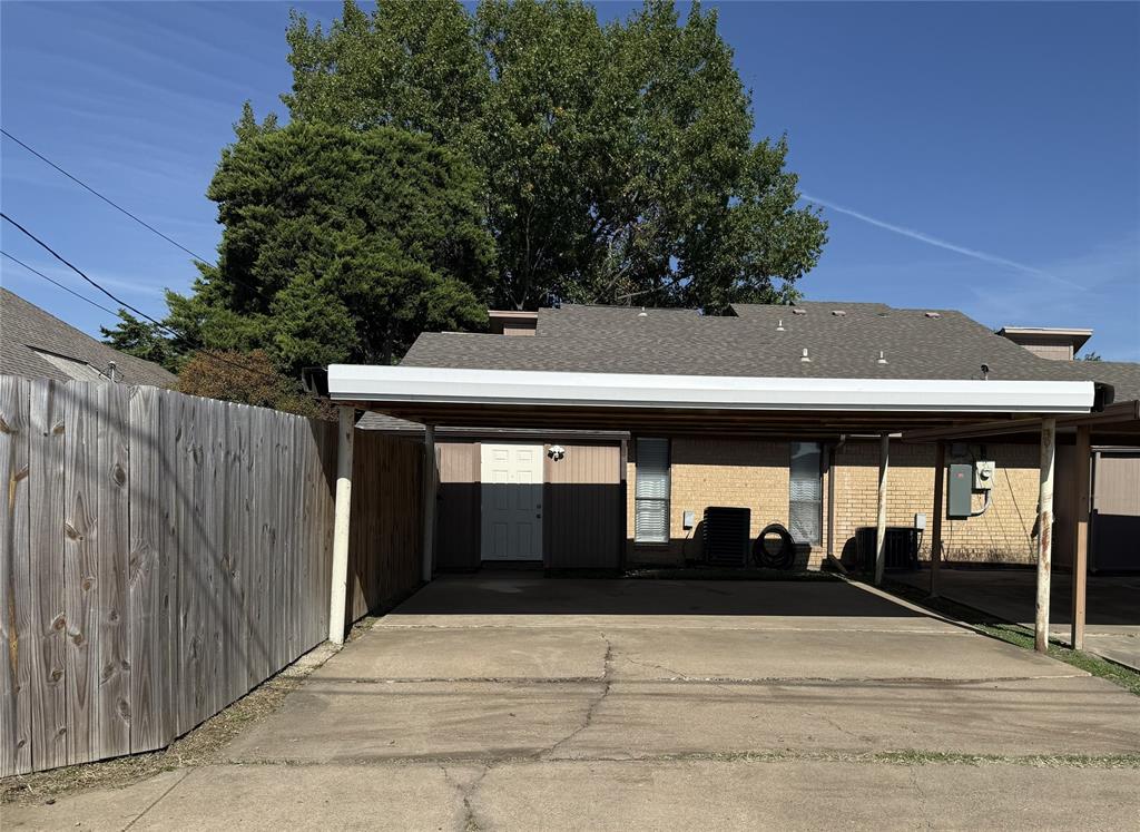 1803 W Jamestown Drive, Ennis, TX 75119