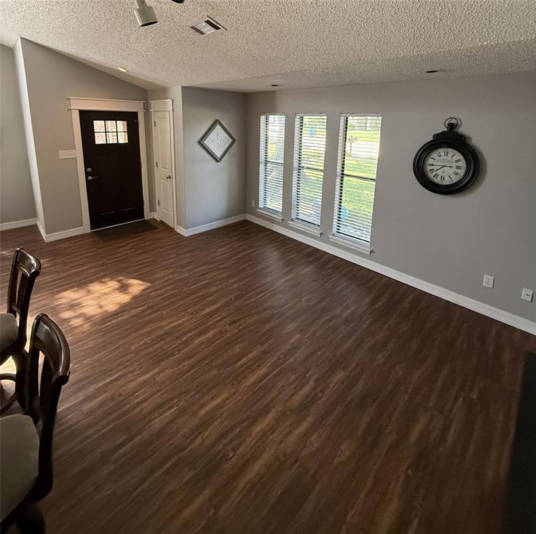 1803 W Jamestown Drive, Ennis, TX 75119