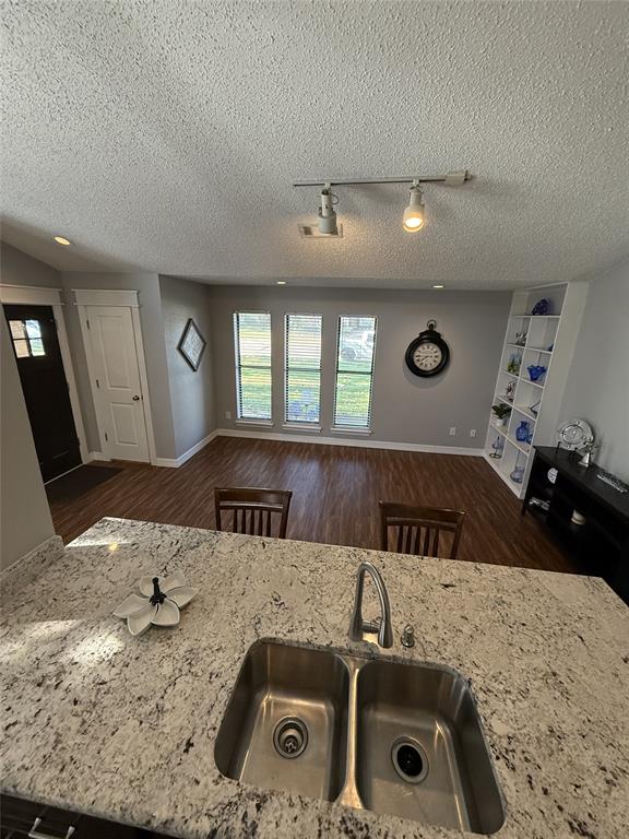 1803 W Jamestown Drive, Ennis, TX 75119