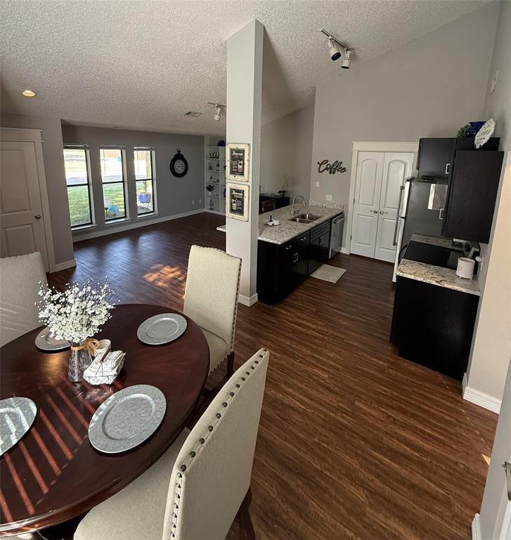 1803 W Jamestown Drive, Ennis, TX 75119