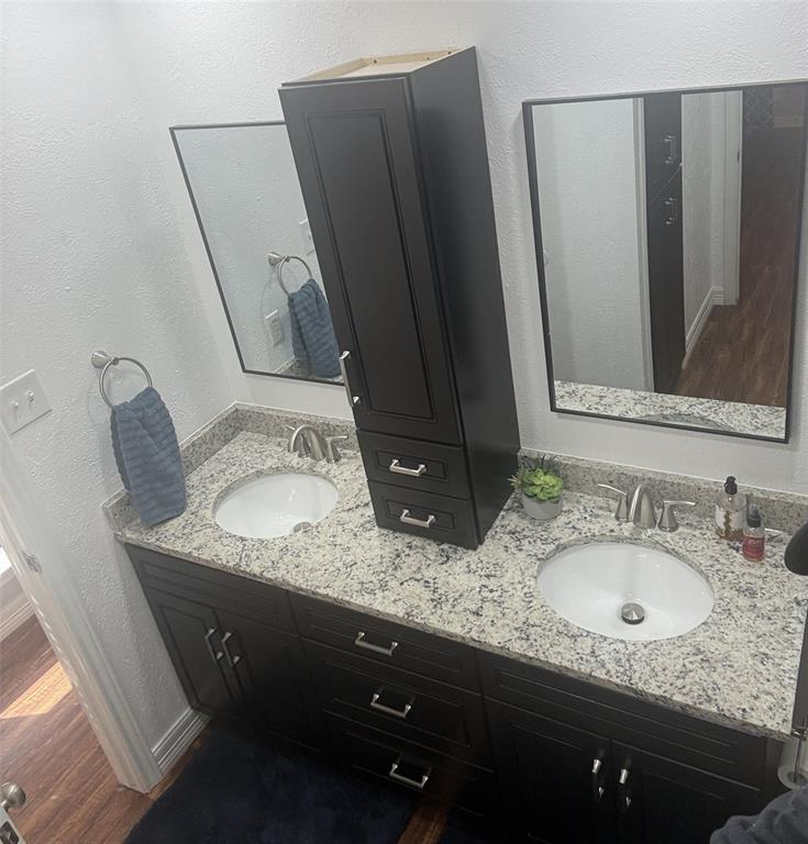 1803 W Jamestown Drive, Ennis, TX 75119