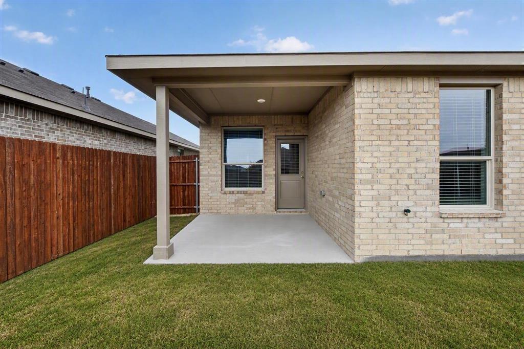 1504 SHELDON Drive, DeSoto, TX 75115